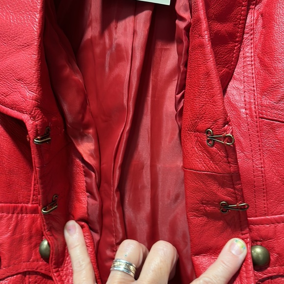 Vintage women's leather jacket by Metrostyle; size 10. - Picture 8 of 9